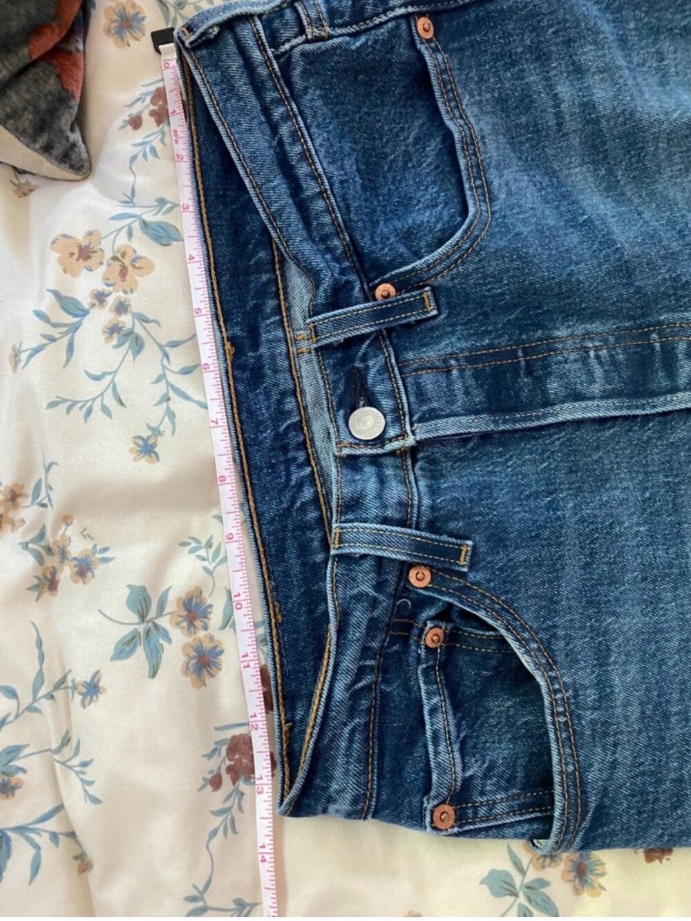 Levi's 501 Straight Jeans - Picture 2 of 5